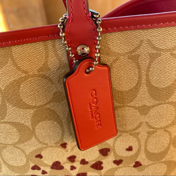 SOLD Coach Reversible Horse Carriage Hearts City Tote 91011 - Picture 11 of 16